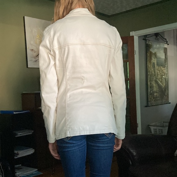 Pro Mod off white jean jacket with unique browny buttons - Picture 2 of 6